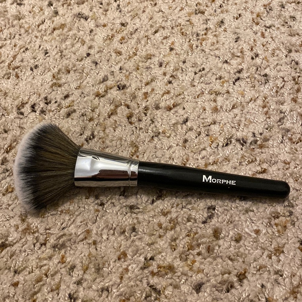 Morphe powder brush